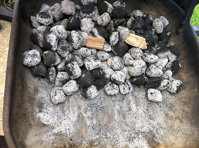 charcoal-heat-zones-smoked-chicken-wings-3